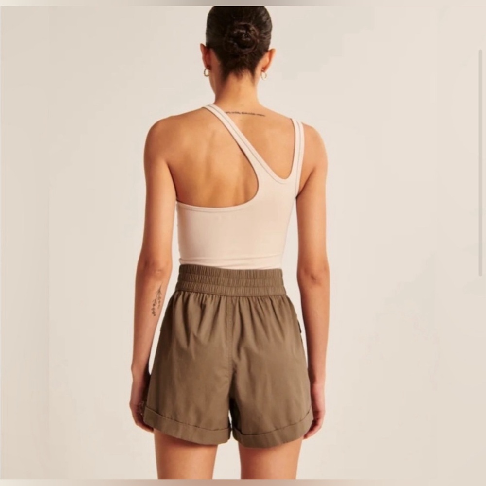A&F - Seamless One Shoulder Bodysuit - Picture 3 of 9
